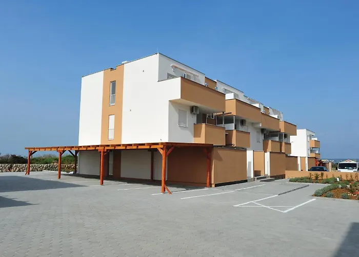 Gorgeous In With Swimming Pool Apartment *